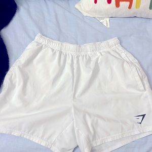 White Gym Shark Shorts 5in